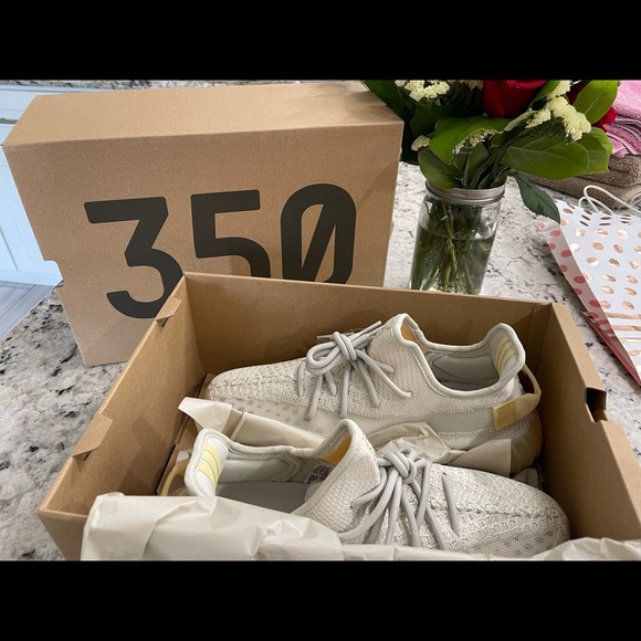 Adidas Yeezy 350 Light Size 9.5 main image 6